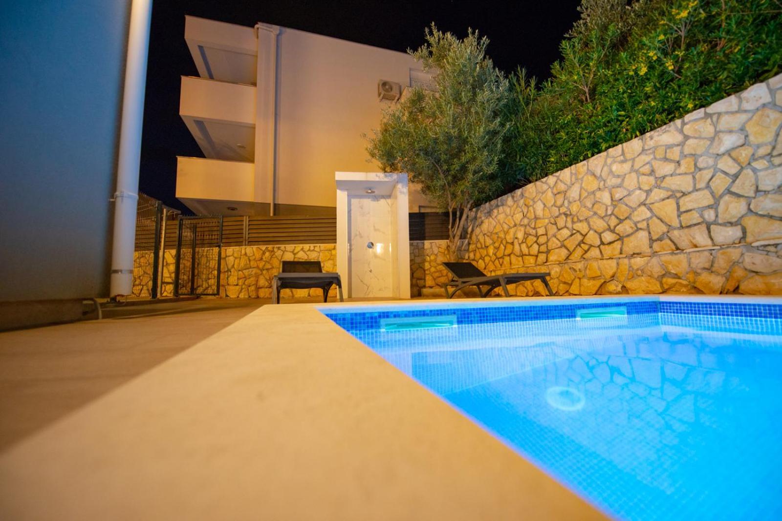 Apartments Yoko Novalja Exterior foto